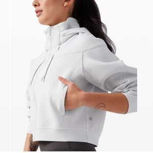 Lululemon Rogue Renegade Zip Hoodie
Alpine White Size4 Missing Size Tag